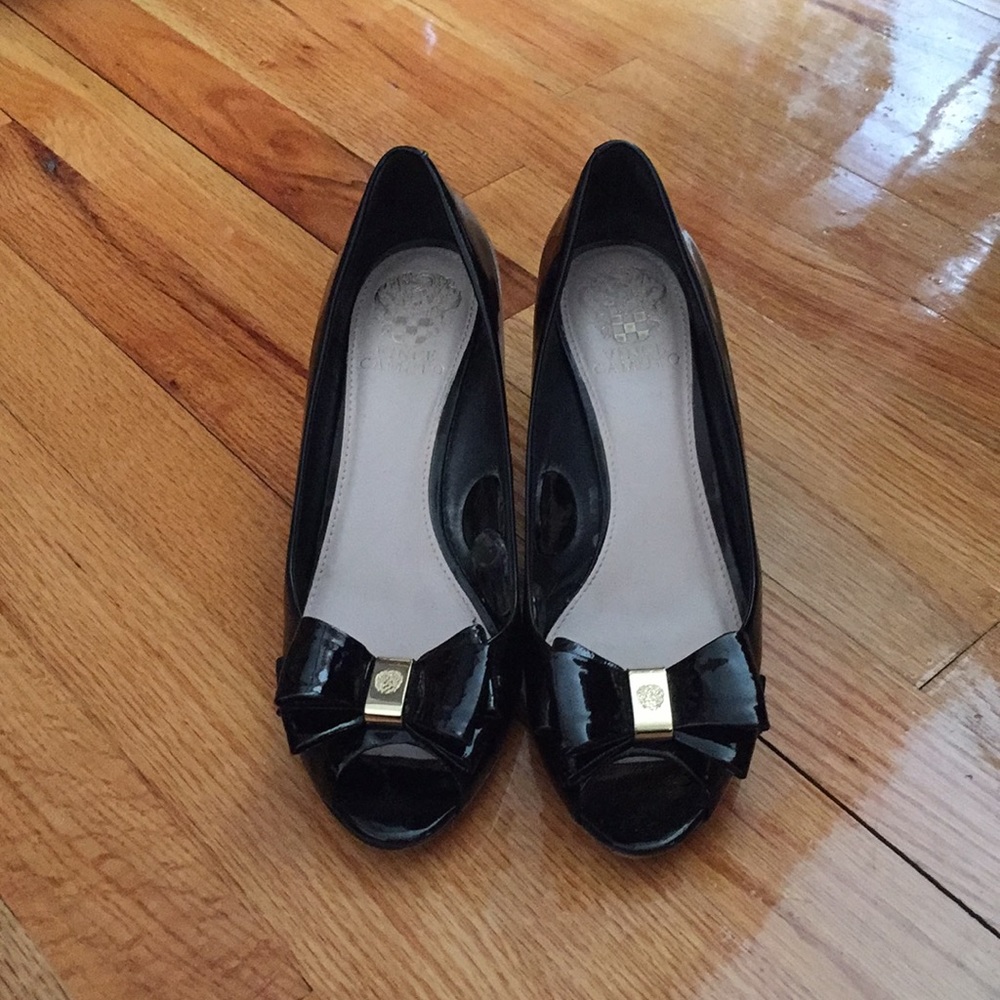 Black vince camuto wedges